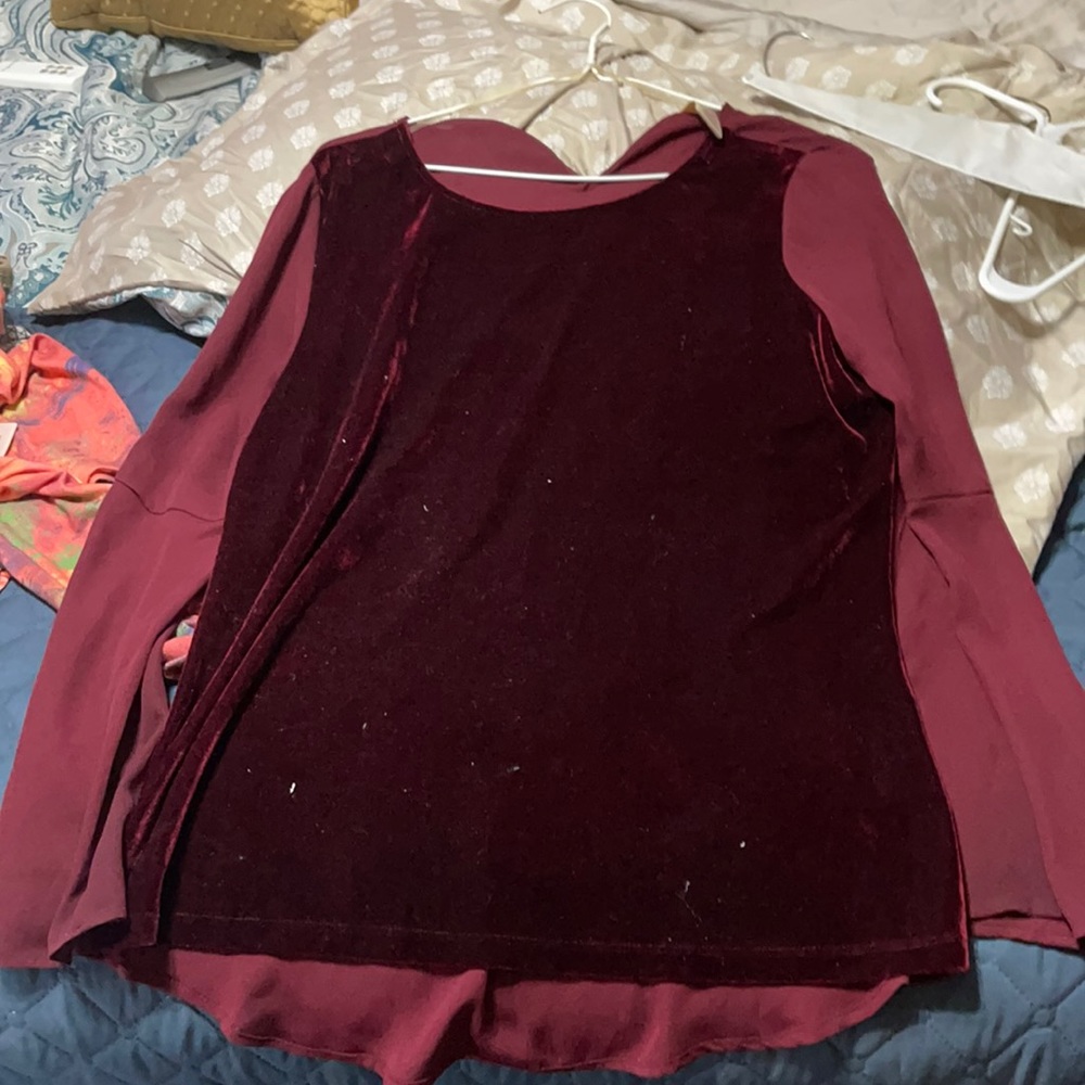 Medium vintage maroon shirt